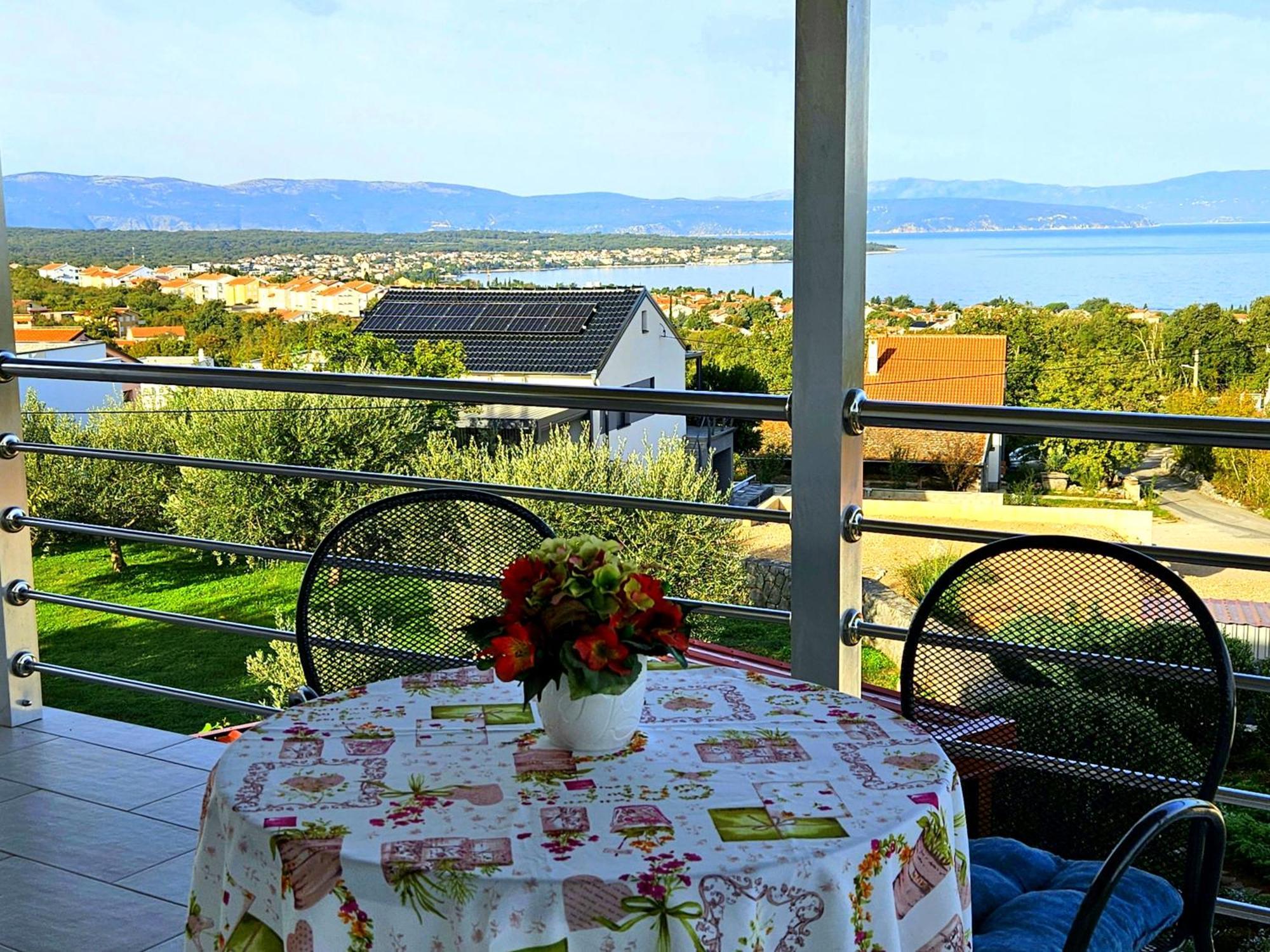 Apartments Kremenici Malinska Pokoj fotografie